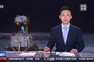 雪上加霜！比分被反超 方硕被撞倒受伤缓了很久返回替补席